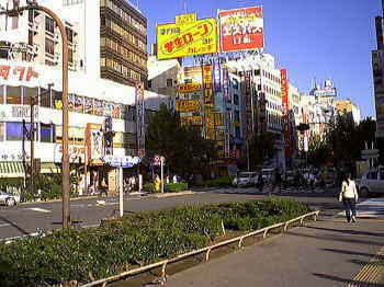 早稲田通りの繁華街